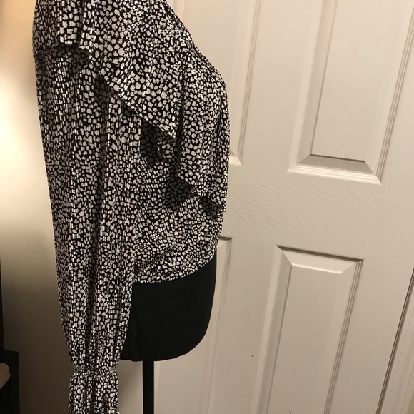 ZARA Polka Dot Ruffled Top EUC - Picture 2 of 10